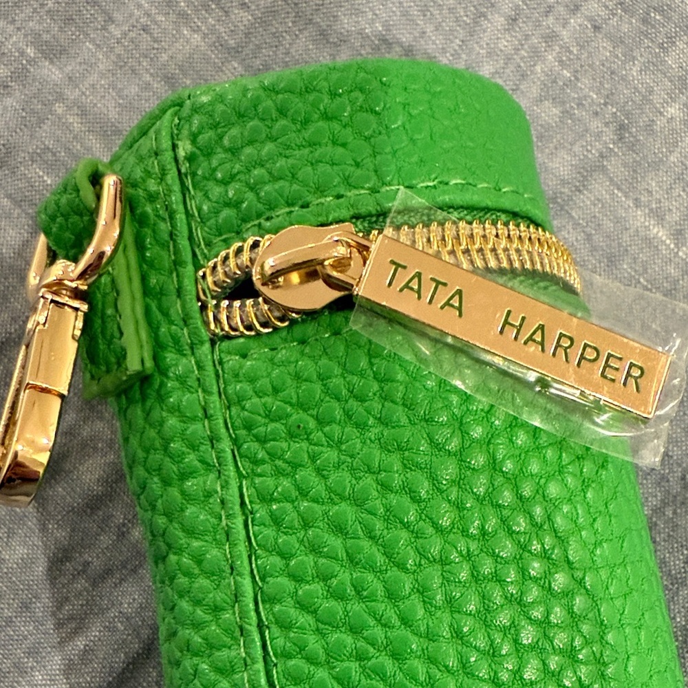 NWOT Tata Harper Green Vegan Leather travel beauty case - Picture 3 of 4